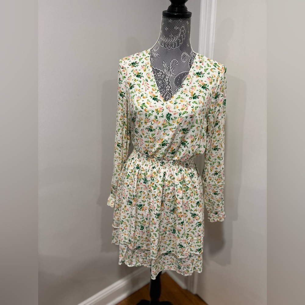 Banana Republic Sz:M Cream Pink Floral Long Sleeve Vneck Ruffle Sheath Dress.